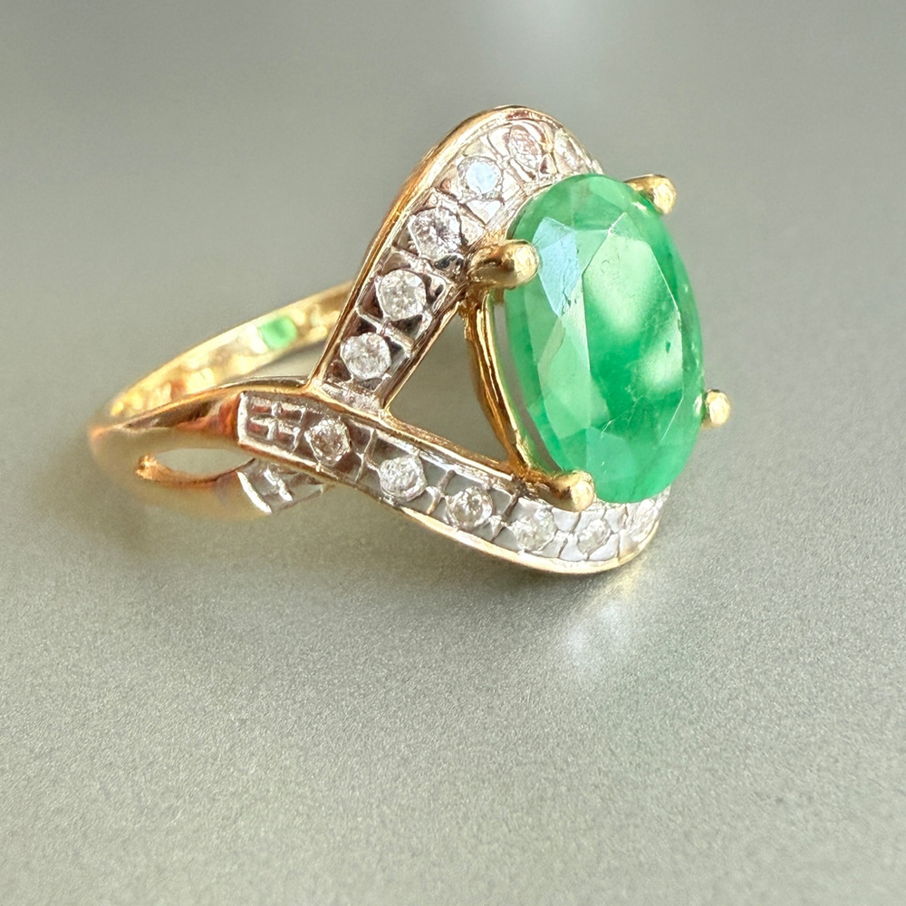 Estate 14K Solid Gold Ring 2 Carat Natural Green Zambian Emerald Diamond Ring - Picture 2 of 12